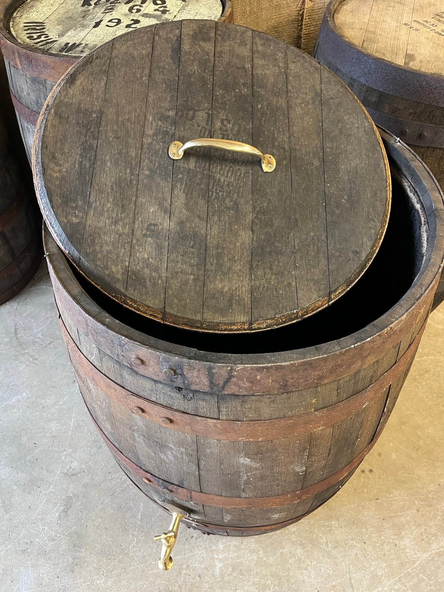 Bourbon and Scotch Cask 190L med Lock